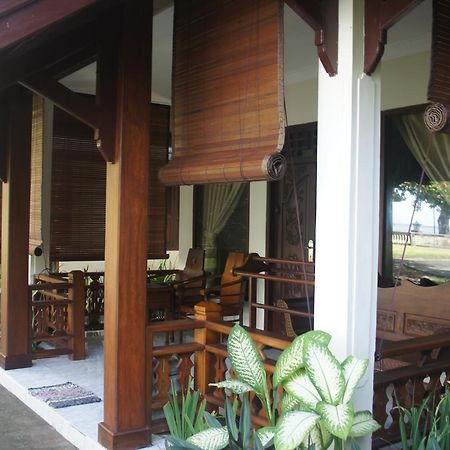 Batu Bolong Cottages Mangsit Exterior photo