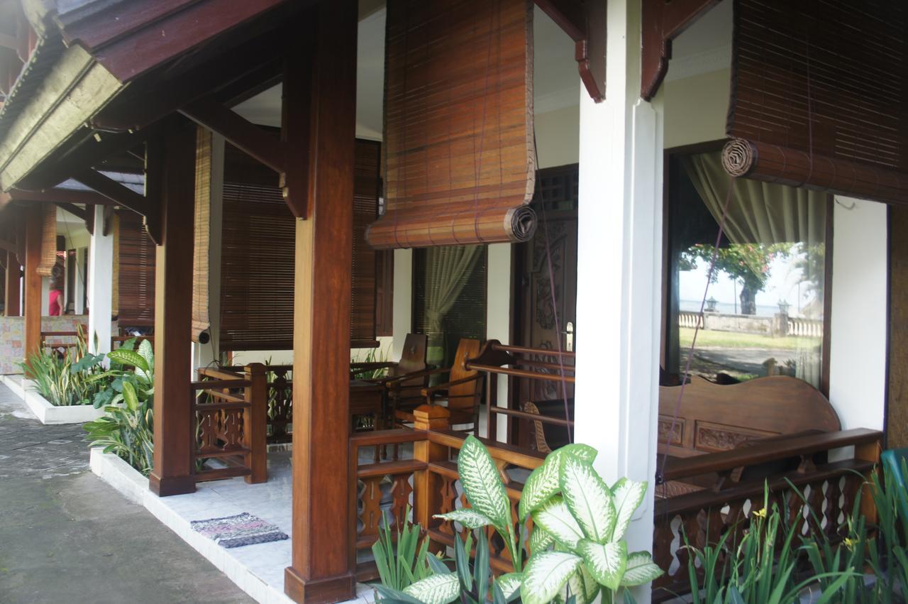 Batu Bolong Cottages Mangsit Exterior photo