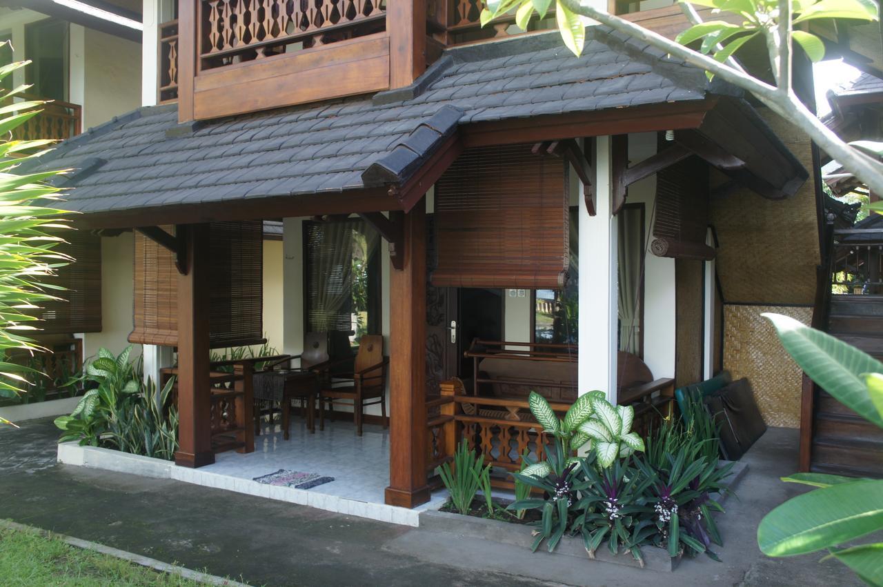 Batu Bolong Cottages Mangsit Exterior photo