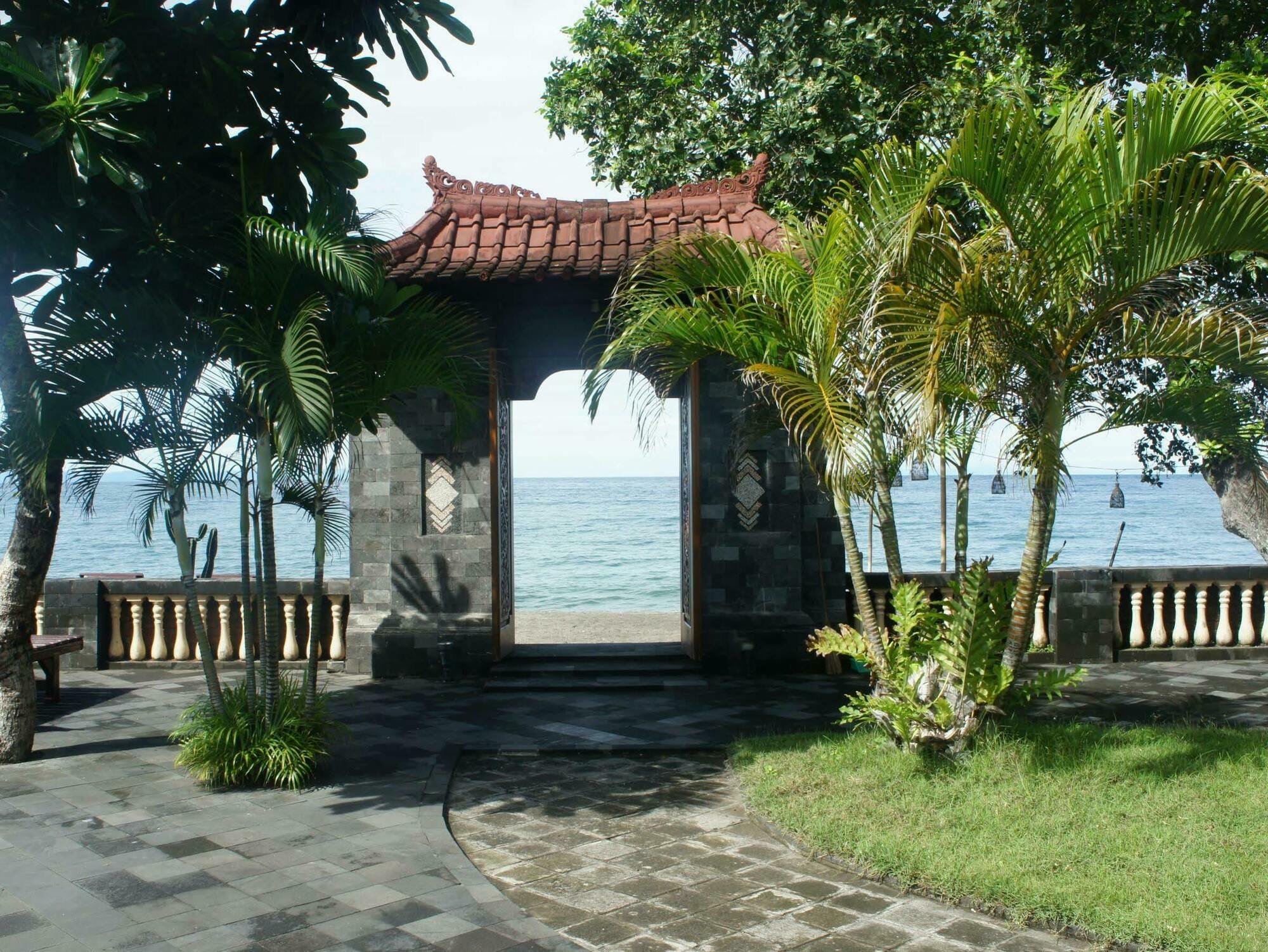Batu Bolong Cottages Mangsit Exterior photo