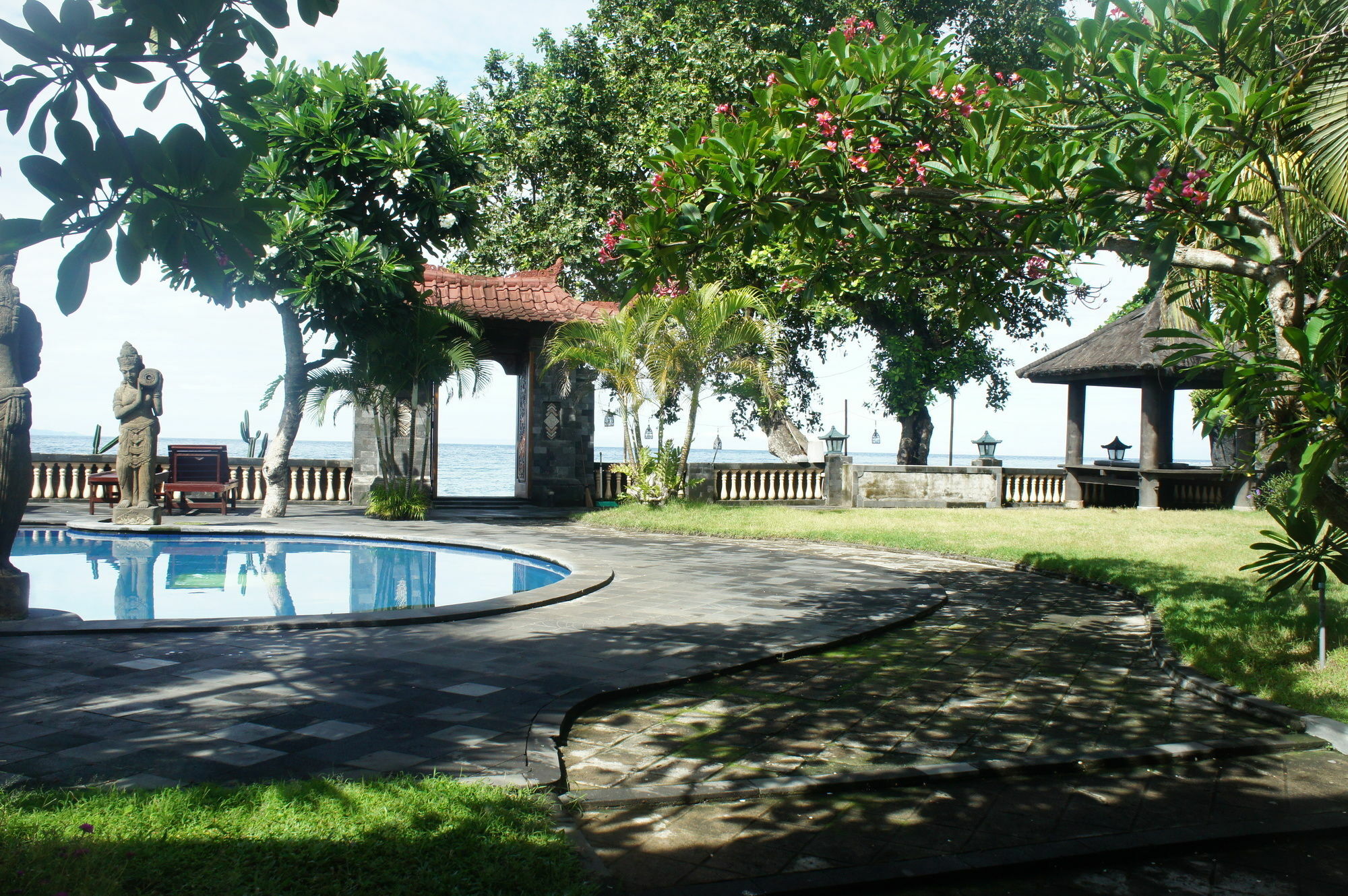 Batu Bolong Cottages Mangsit Exterior photo
