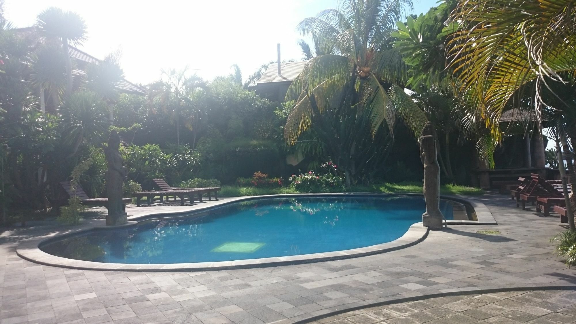 Batu Bolong Cottages Mangsit Exterior photo